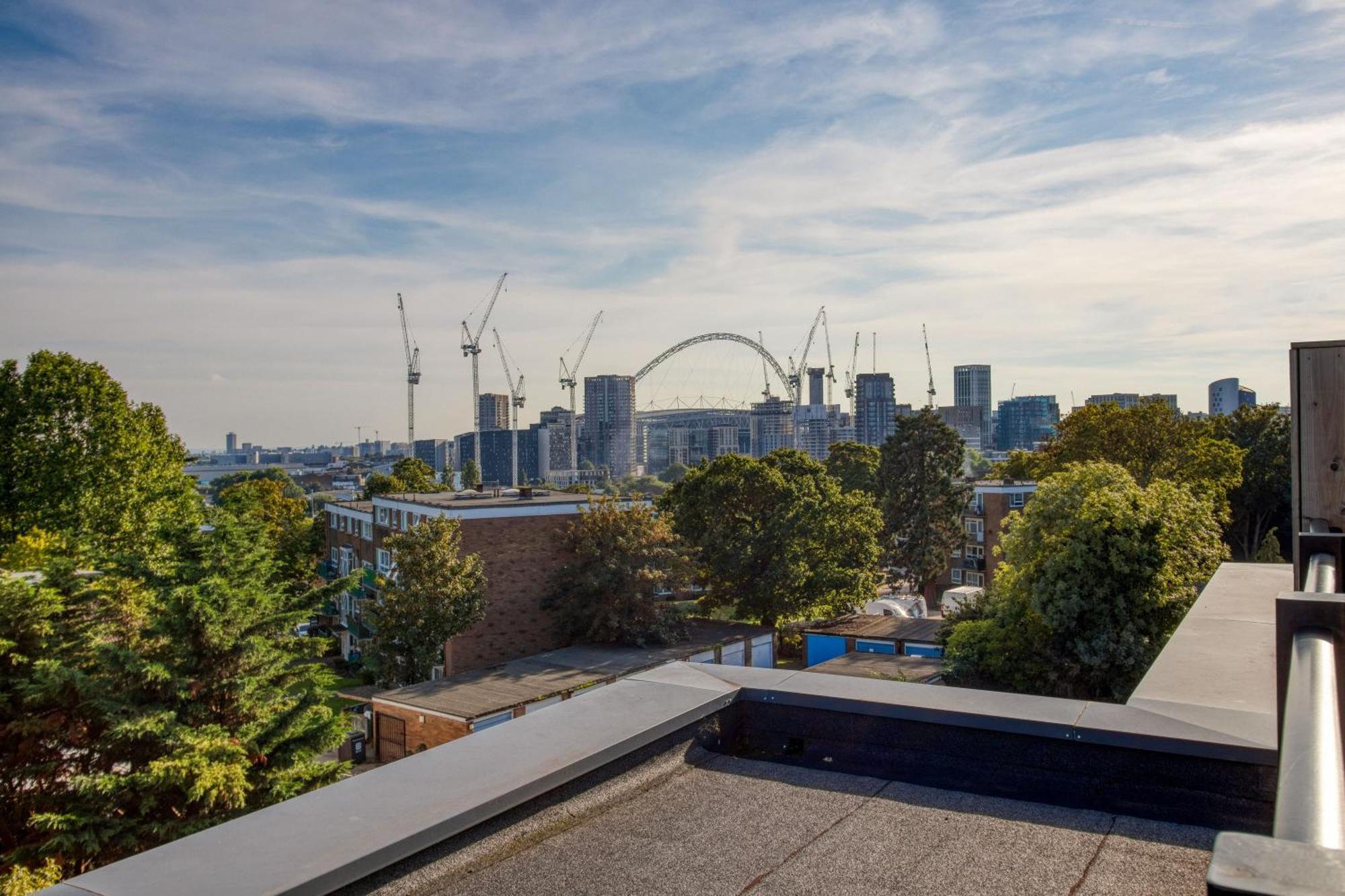 Apartament Modern Penthouse In Wembley Londyn Zewnętrze zdjęcie