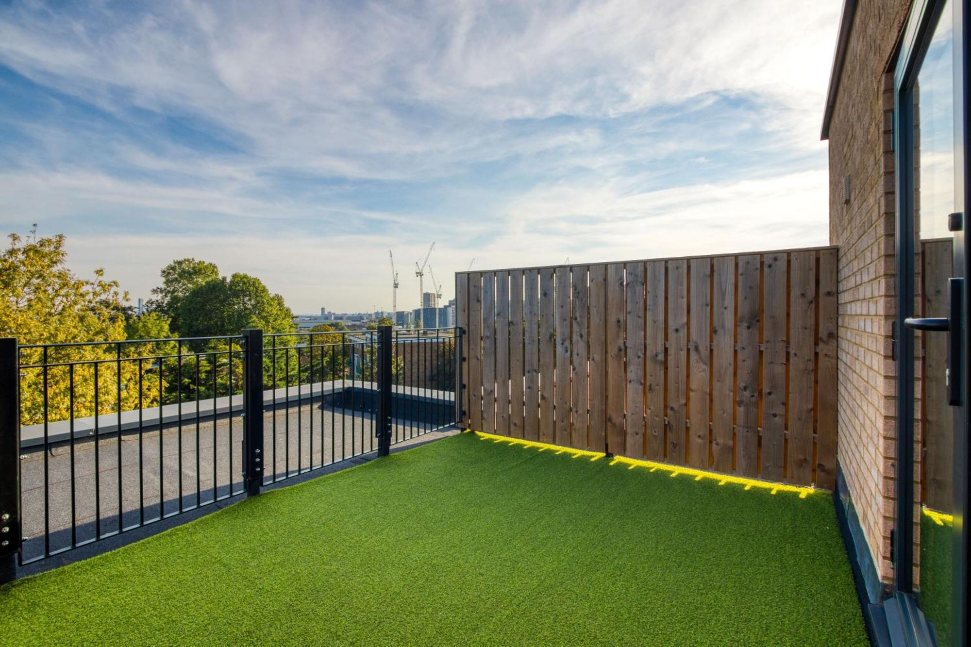 Apartament Modern Penthouse In Wembley Londyn Zewnętrze zdjęcie