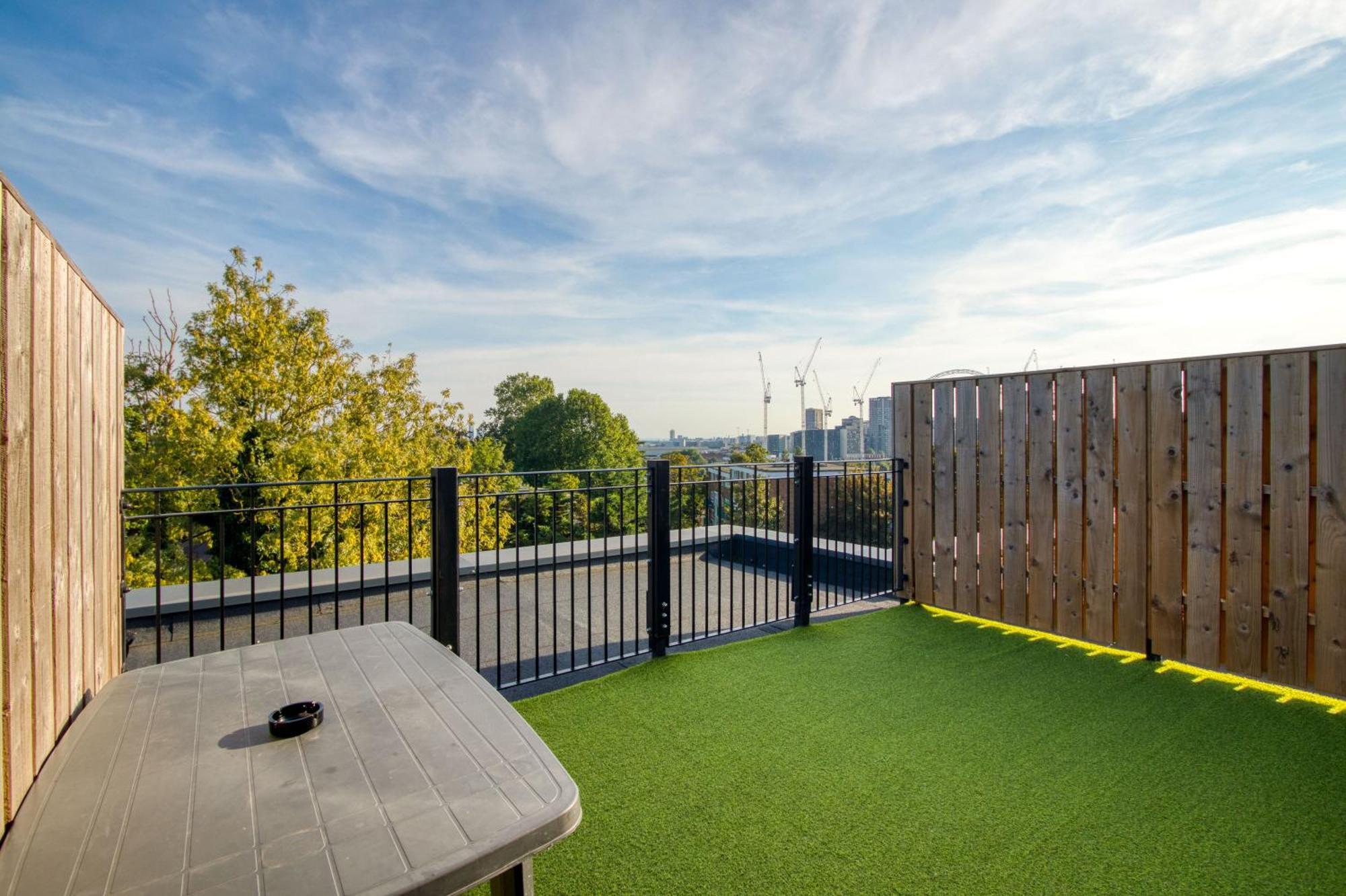 Apartament Modern Penthouse In Wembley Londyn Zewnętrze zdjęcie